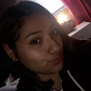 Meet your Posher, Mia